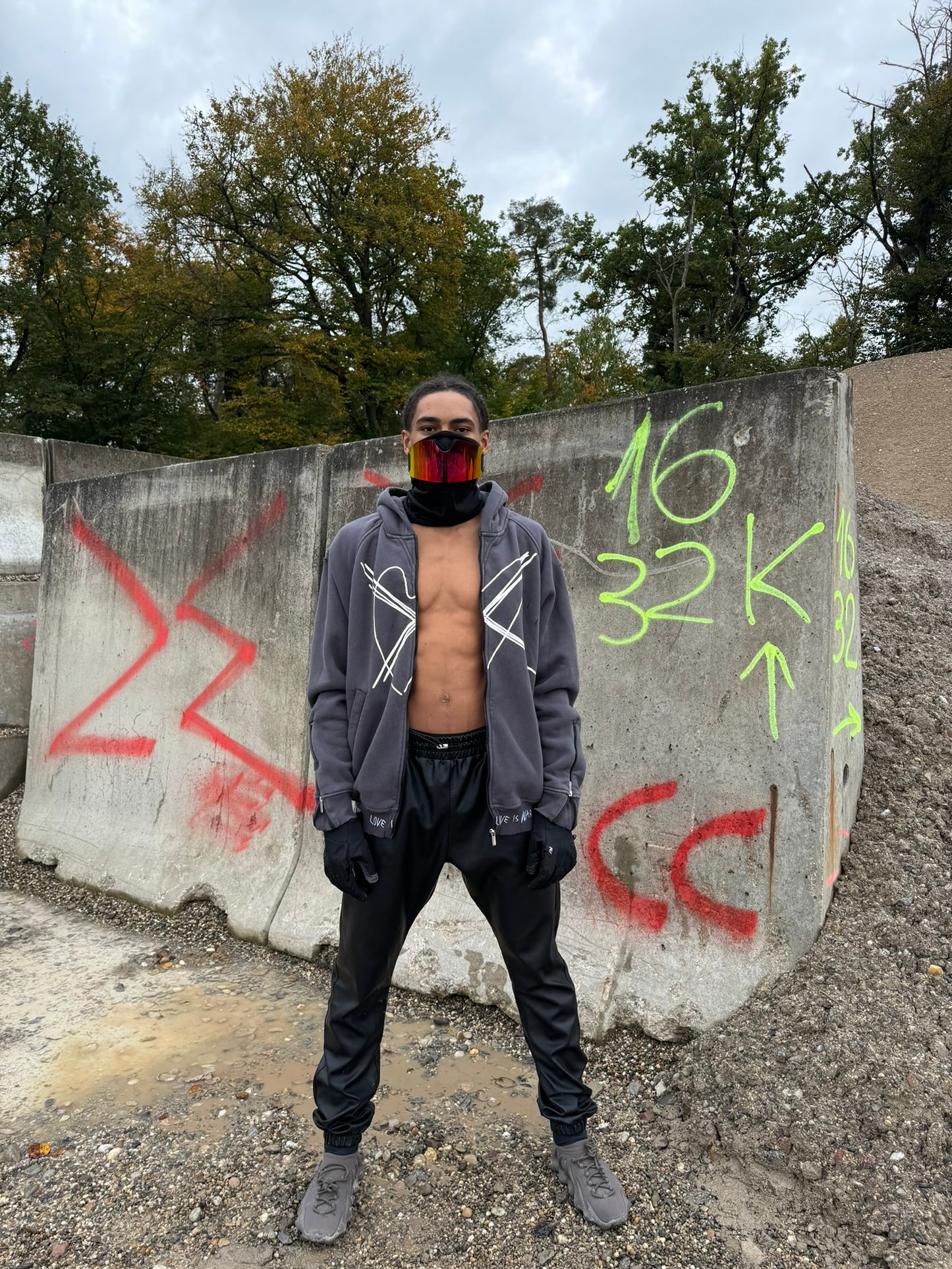 ZIP [ANTHRACITE]