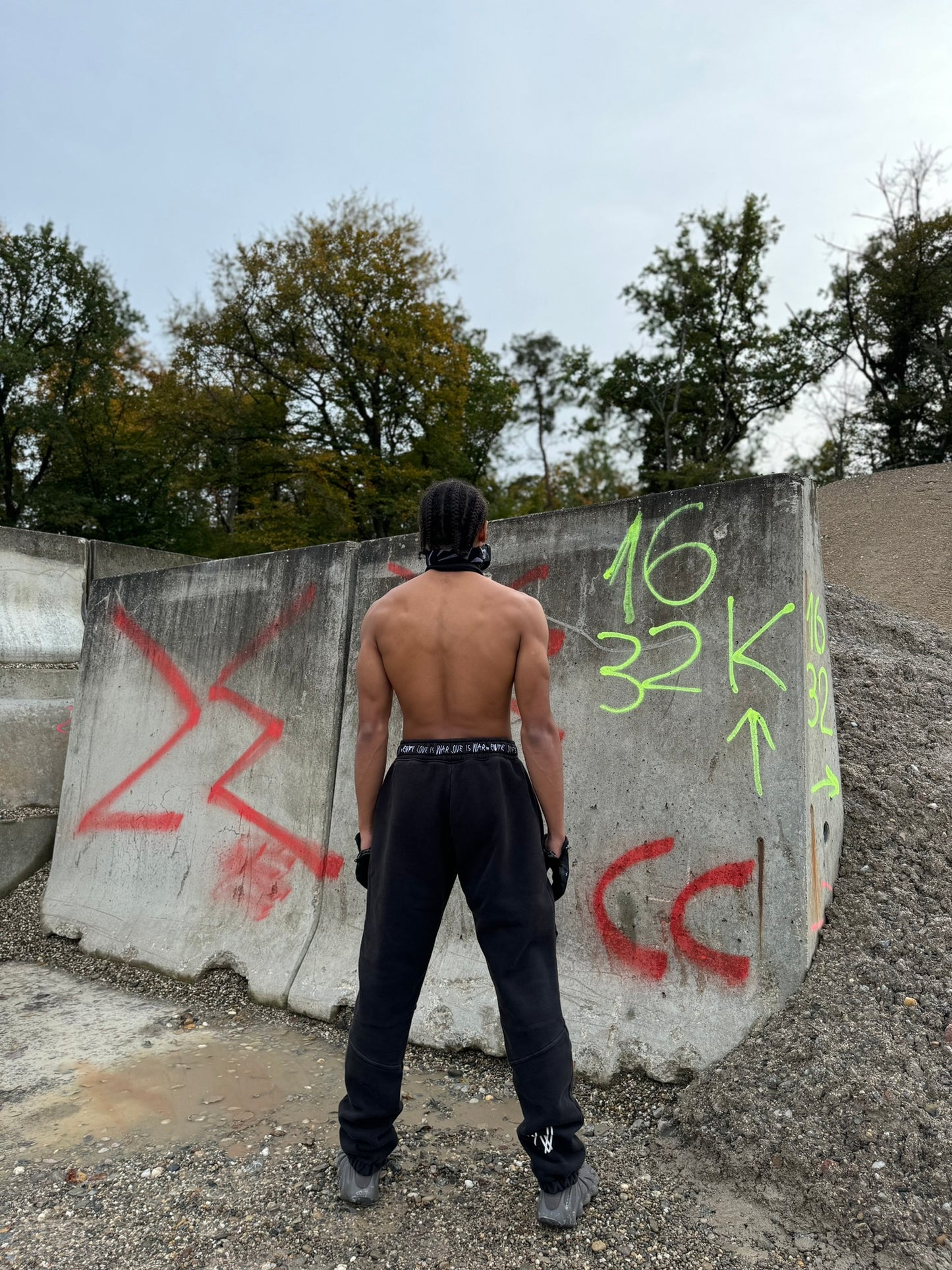 JOGGER [BLACK]