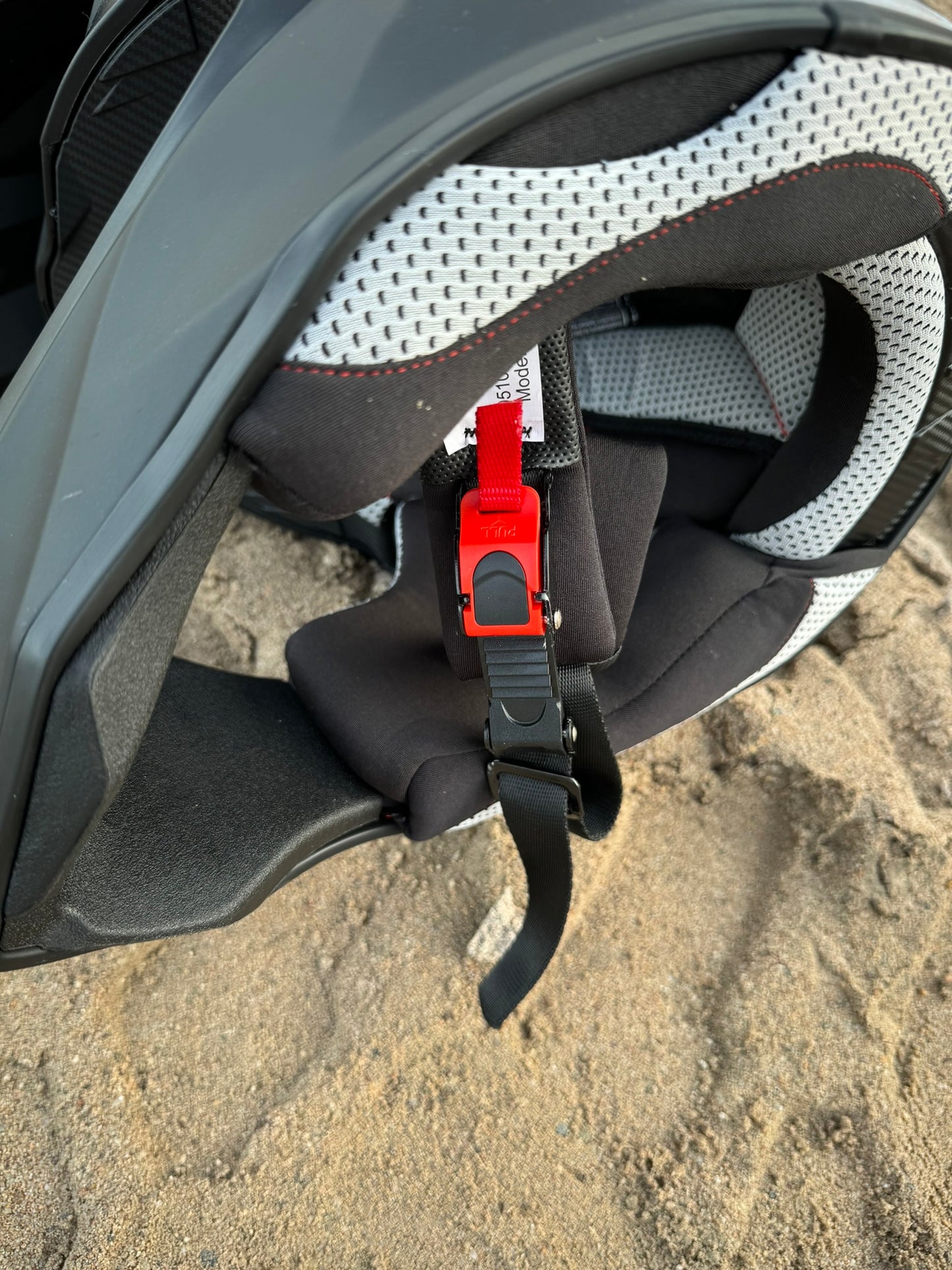 WAЯ HELMET