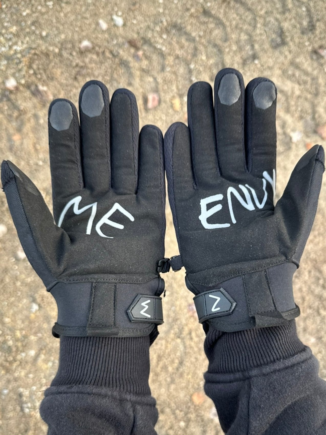 REFLECTIVE GLOVES